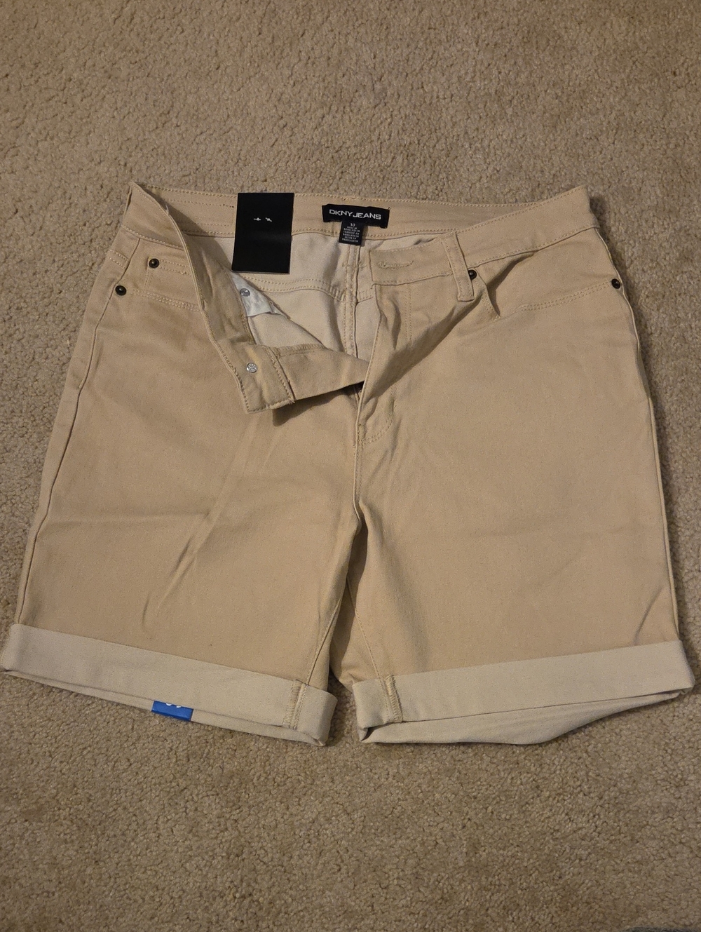 Dkny Women’s Roll-Cuff Khaki Shorts